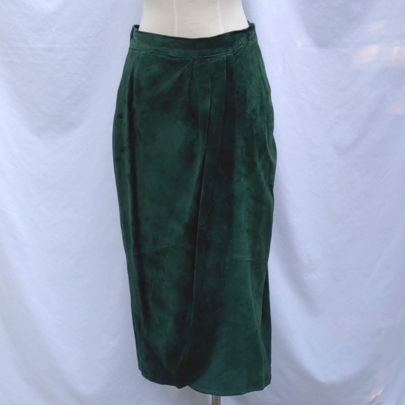 Ladies Hillary Paige suede skirt, hunter green, back zip, front split, sz 10 - Picture 2 of 8